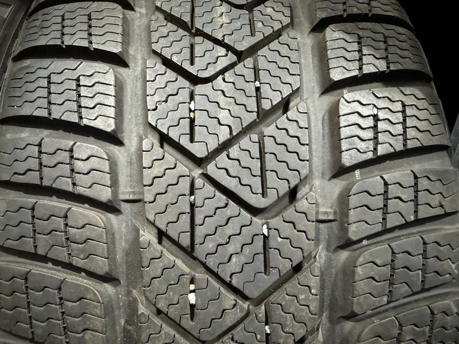 225/40 r 19 Pirelli