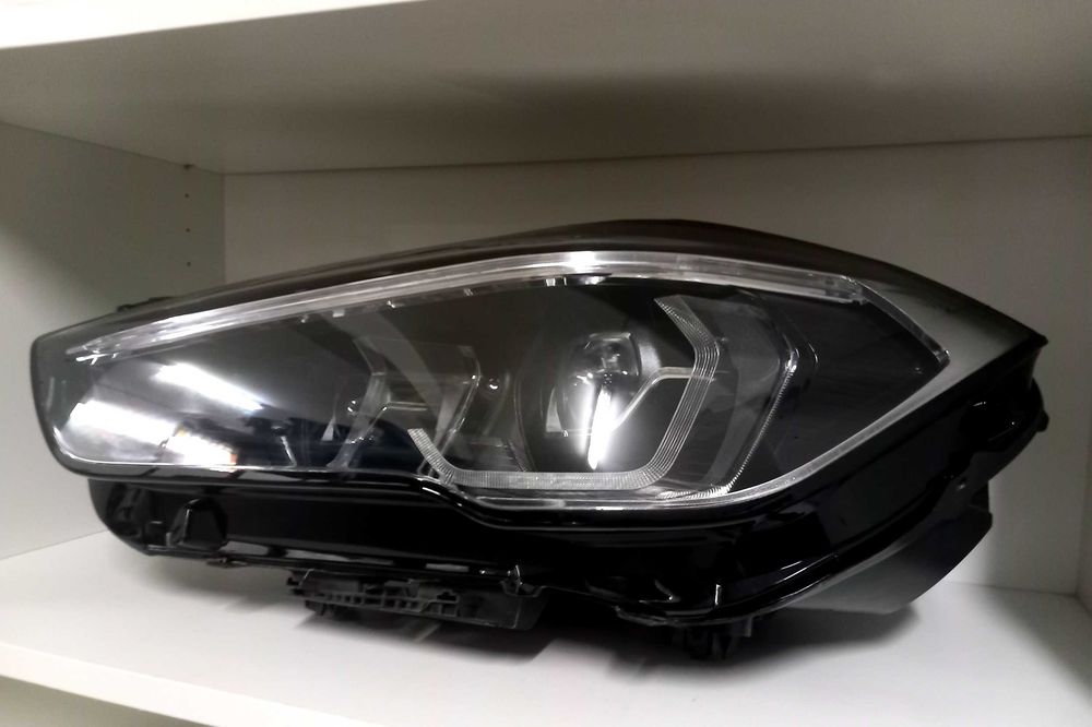 BMW X1 F48 farol esquerdo