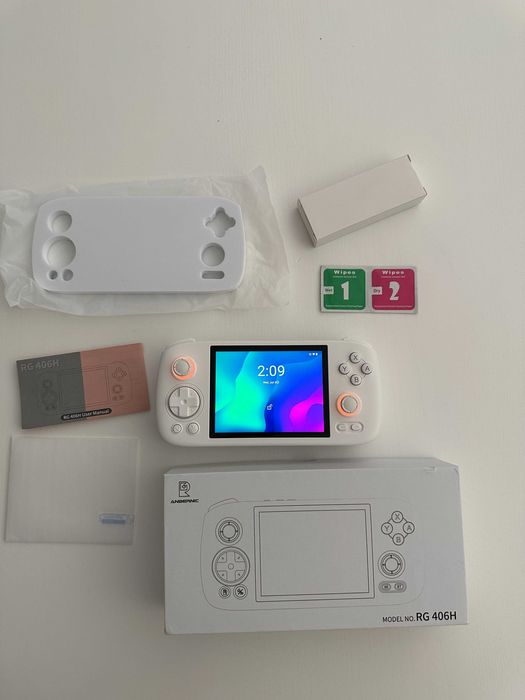 Anbernic RG406H Branca (128GB) – Emula até PS2 / GameCube