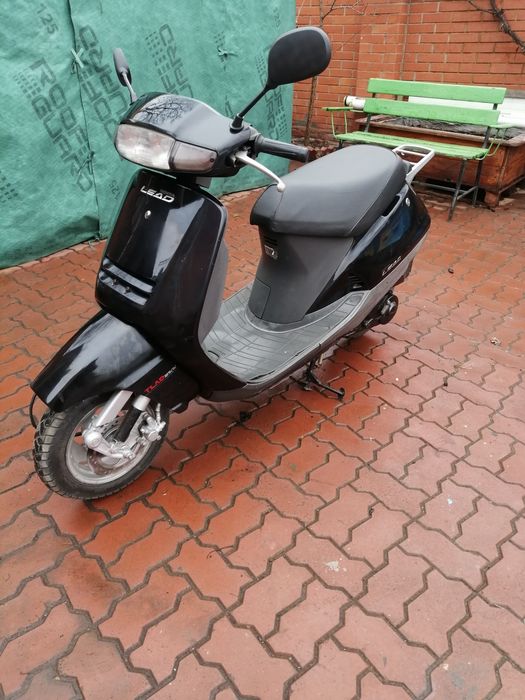 Двомісний японський мопед Honda LEAD AF-20 49см3