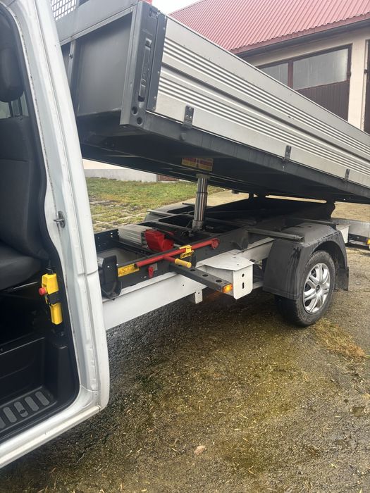 Renault Master 7 osobowe (wywrotka )