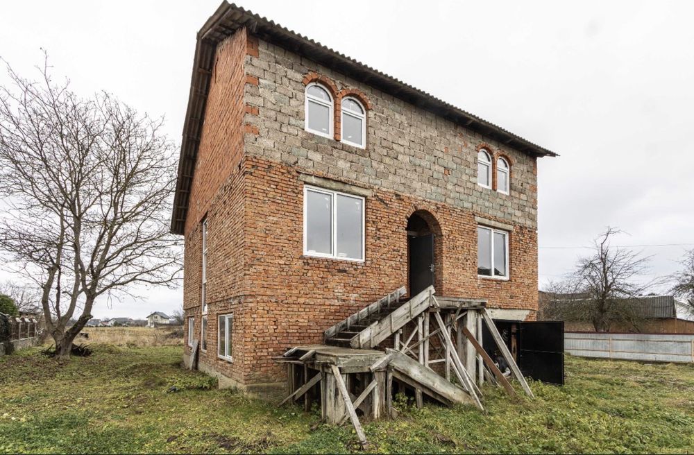 Будинок 200м2 з ділянкою 15сот