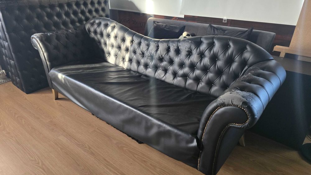 Sofa e movel capitonê para restauro
