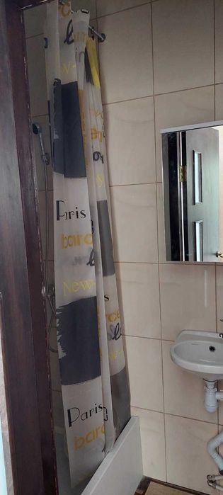 Сдаю посуточно ,почасово большая 1-к кв. р-н Автовокзала, рынка Колос