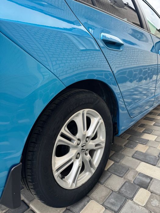 Автомобіль Honda Insight