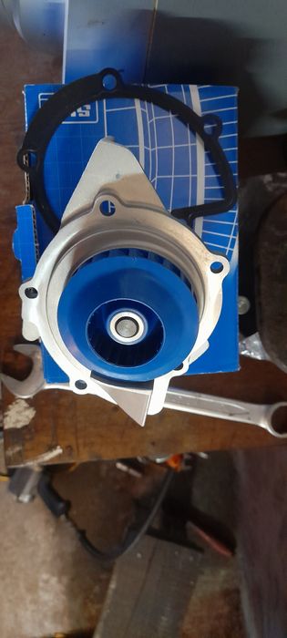 Насос водяний (Вир-во) SKF VKPC 83207  ford citroen peu