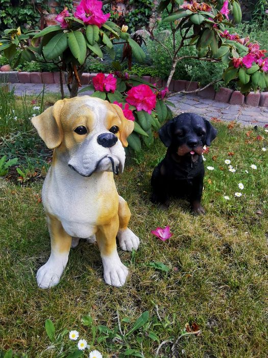 Figurki ogrodowe Psy Bokser i Rottweiler z haczykami – solidne 30 i 40cm