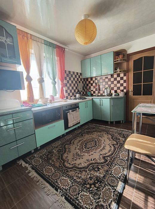 Продається будинок біля річки