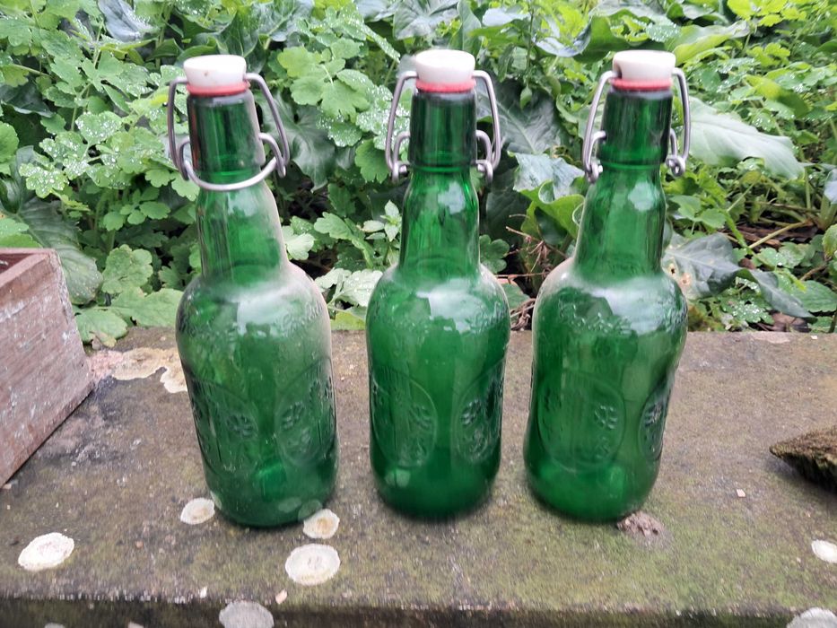 Garrafas antigas como novas