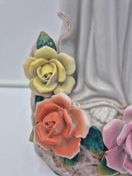 Figura Matki Boskiej z porcelany Francja