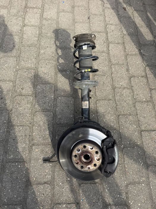 AUDI A3 8V GOLF VII 7 AMORTYZATOR ZWROTNICA PRAWA 5Q0256R 5Q0413023CP