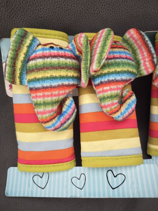 Protetor de cinto de segurança para crianças - NOVO.