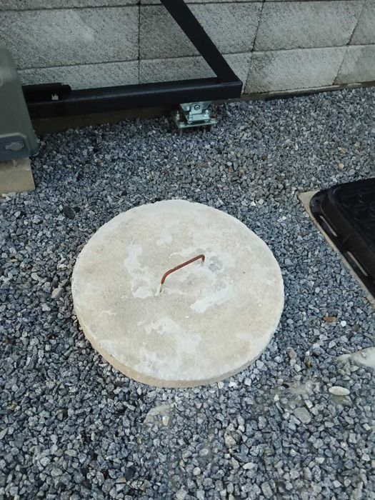 Właz betonowy 60cm pokrywa na szambo studnie