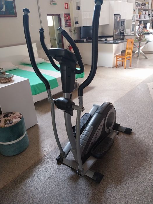 Elíptica e maquina de adminais