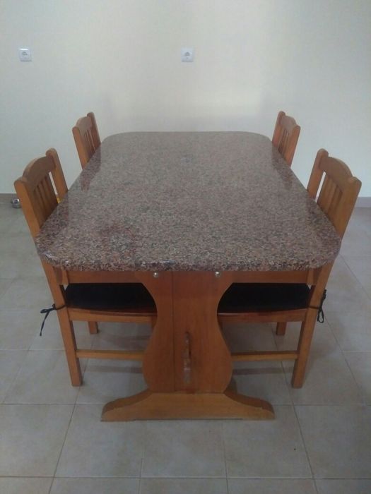Mesa de Madeira de Carvalho com tampo em Granito