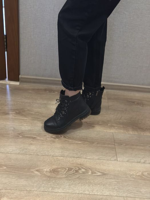 Жіночі чоботи черевики зимові шкіра 37-37,5