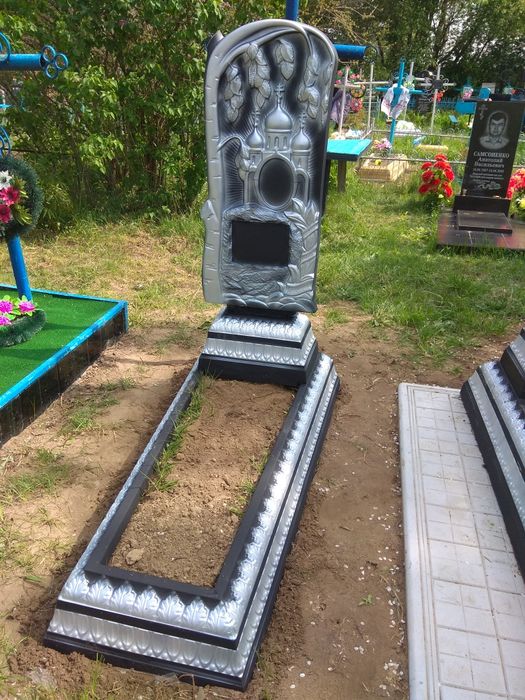 Пам'ятники (квітники , надгробки, цветники)  з бетону