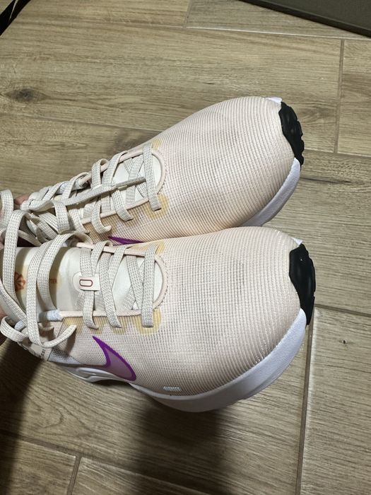 Кросівки nike жіночі