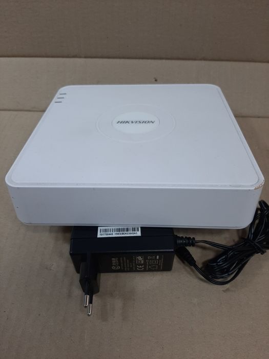 DVR-регистратор Hikvision DS-7104HWI-SH
