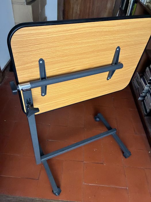 Mesa tipo hospitalar nova