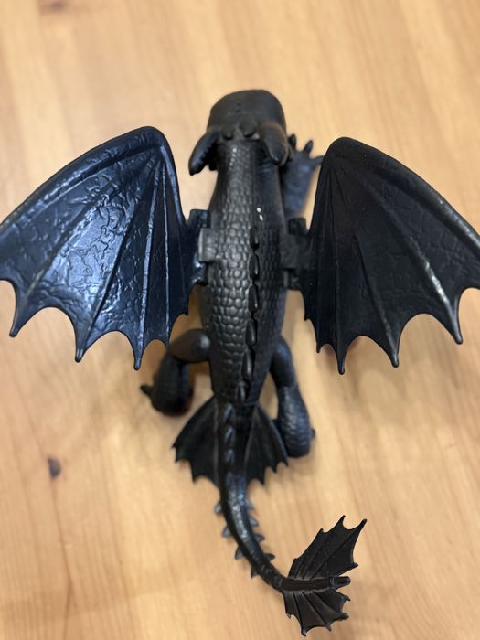 Фігурка дракона Беззубік