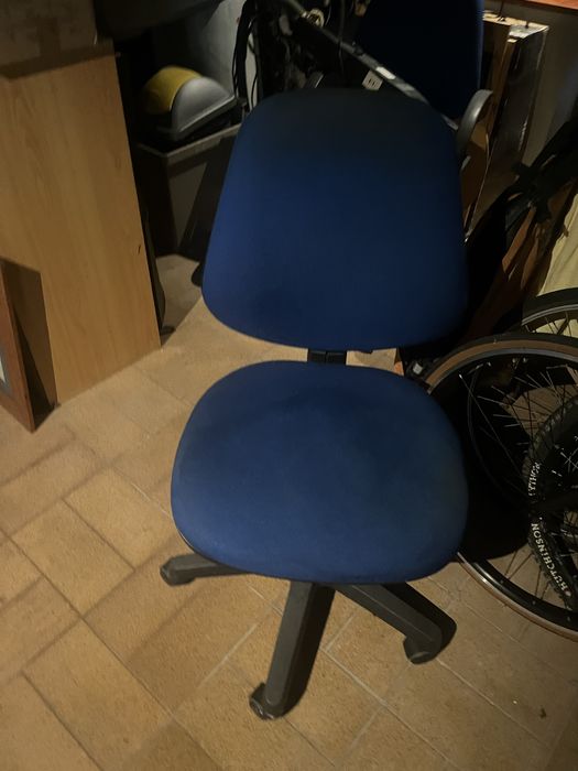 3 cadeiras sem braços