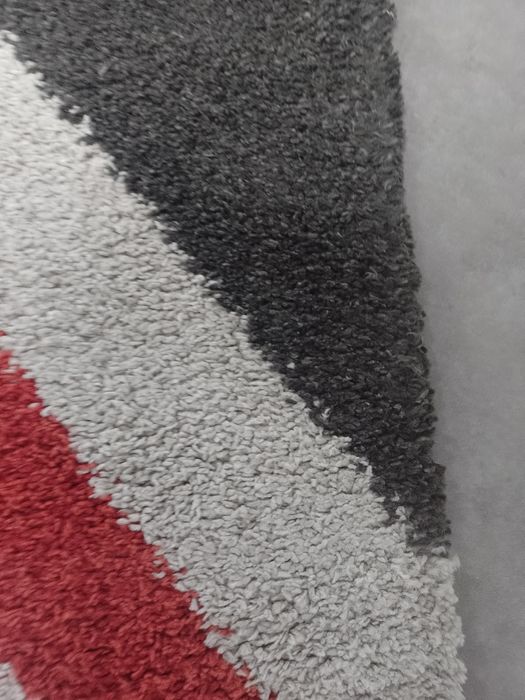 Sprzedam fajny dywan 230x160 cm.