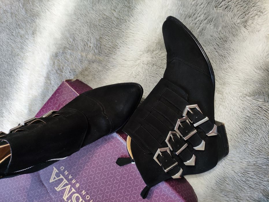 Осінні ботинки Forever21