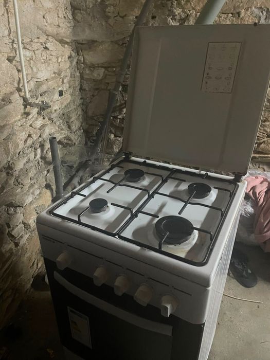 Fogão a gaz impecável a trabalhar a 100%