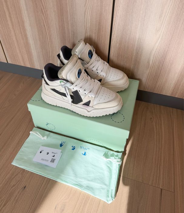 Off White Sponge Mud, Out Of Office, Be right back, Lanvin
