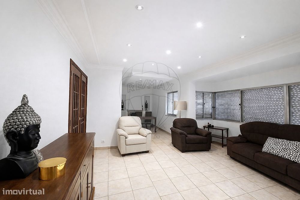 T4 Apartment for Sale