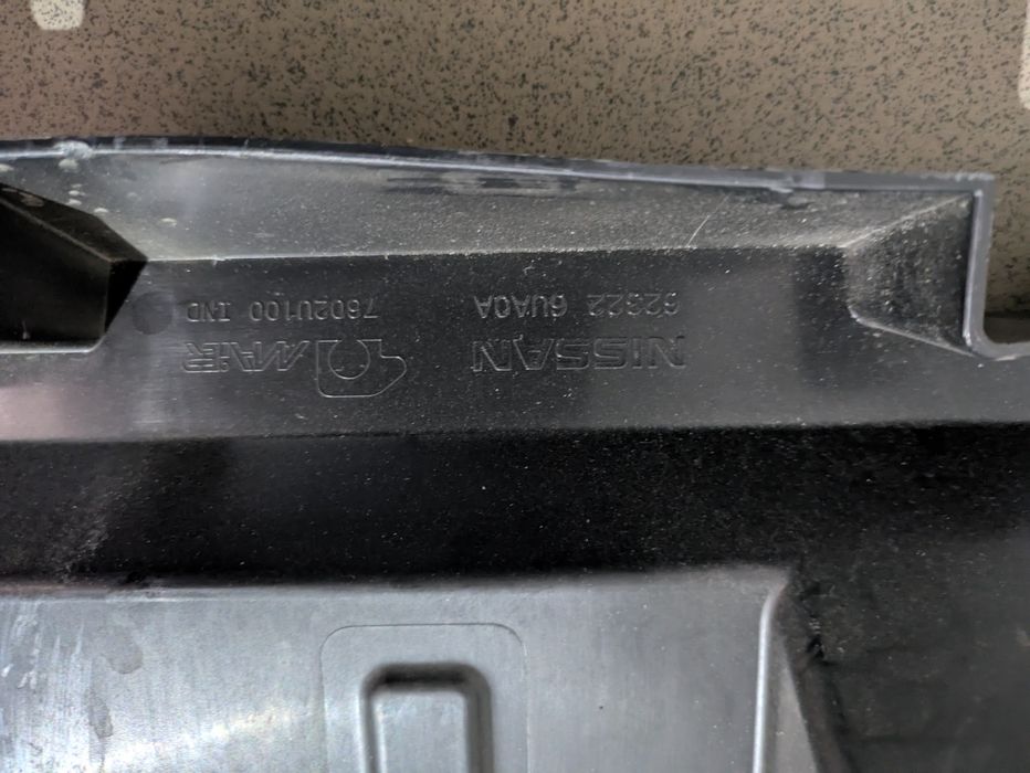 Накладка передньої панелі верхня 623226UA0A NISSAN