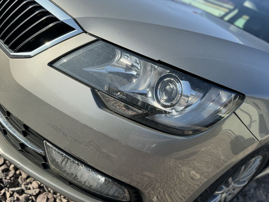 Фара ліва права Bi-Xenon Галоген Шкода Суперб 2 Superb 2