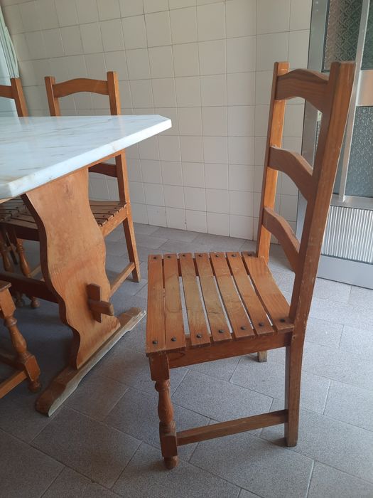Mesa e 6 cadeiras