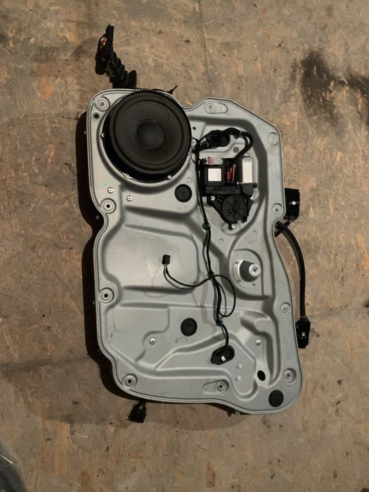 Podnosnik szyb VW TOURAN 1T0