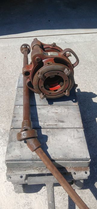 RIDGID 141 Máquina de Roscar Tubos Profissional