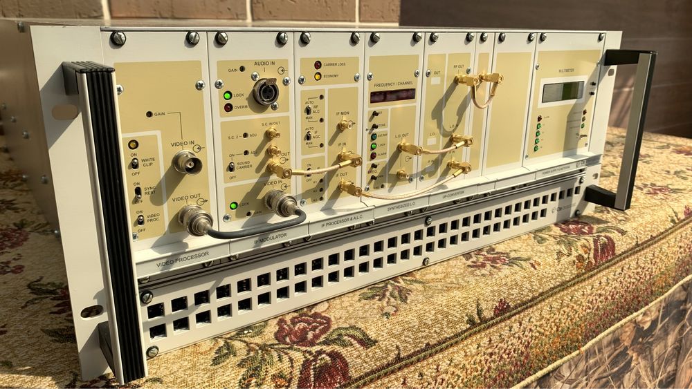 Аналоговый передатчик UHF, PAL D/K 150 Watt: 175 000 грн. - Прочая ...