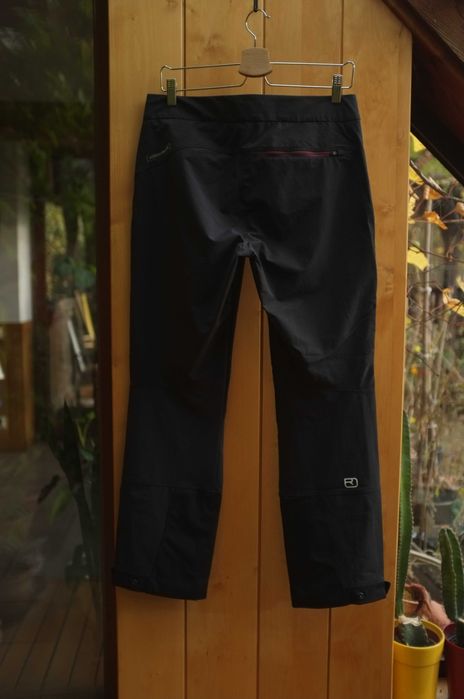 damskie spodnie narciarskie Ortovox wełna merino skiturowe Cevedale