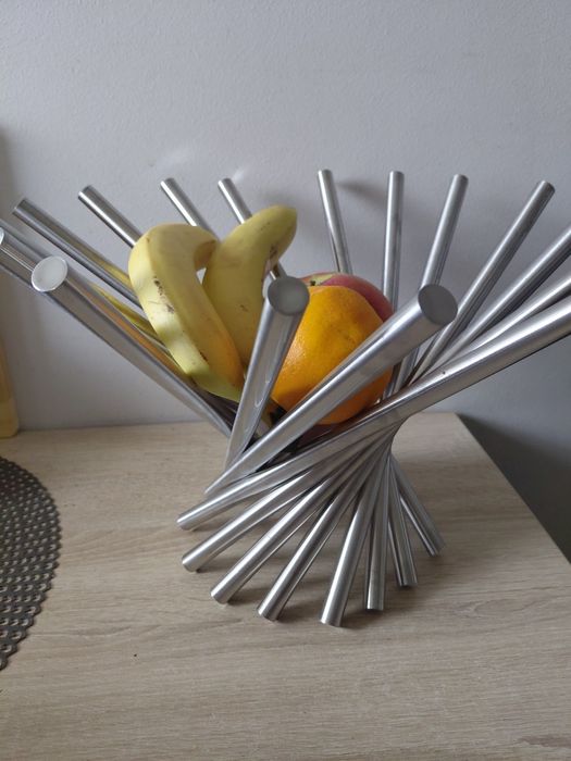 Nowoczesny stojak na owoce