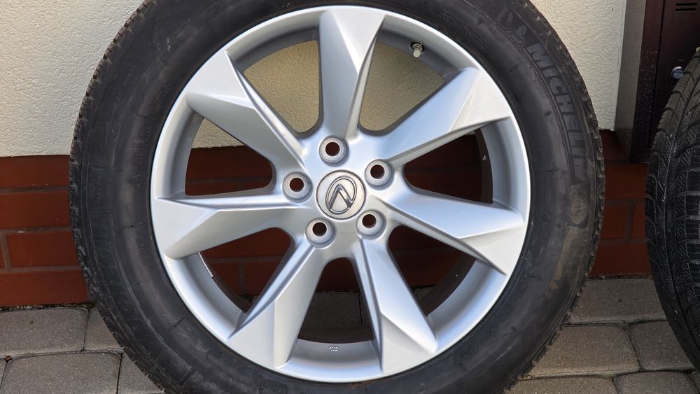 koła Lexus rx 18 cali z oponami zimowymi 225/60/18