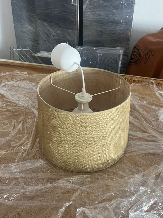 Candeeiro de teto em juta