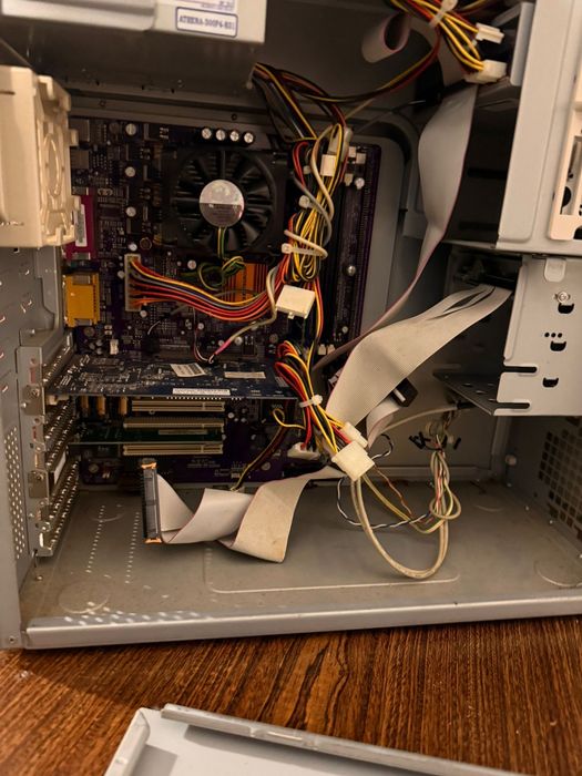 Caixa ATX PC Retro437115899987240961