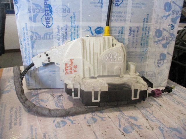 Fechadura / fecho porta frente esquerdo MERCEDES-BENZ Classe C (W204)