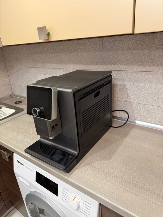 кавоварка NIVONA CafeRomatica NICR 970
пробіг 8000+молочник