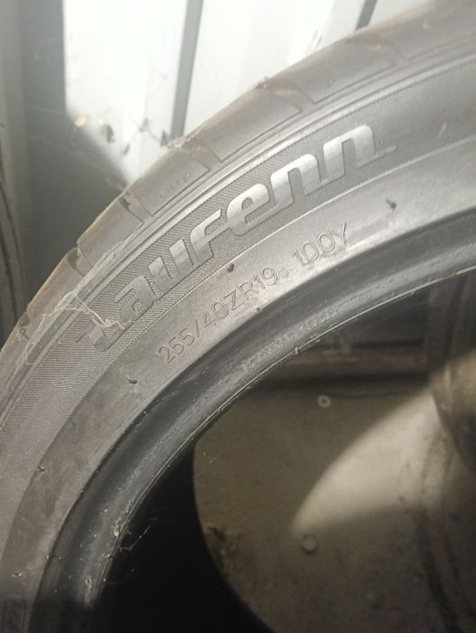 LAUFEN 255/40ZR19