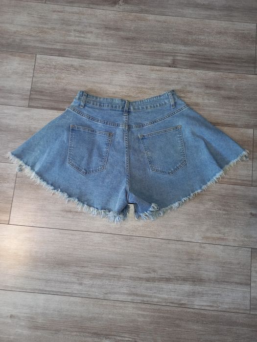 Luźne spodenki jeansowe damskie