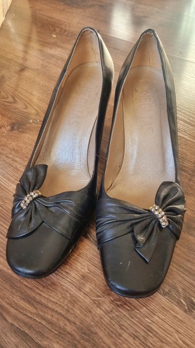 Buty na małym obcasie