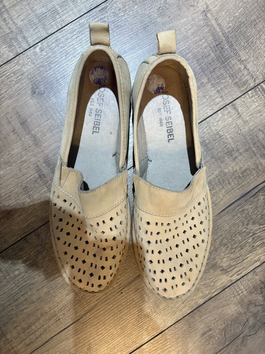 Półbuty rozmiar 40 kolor beżowy