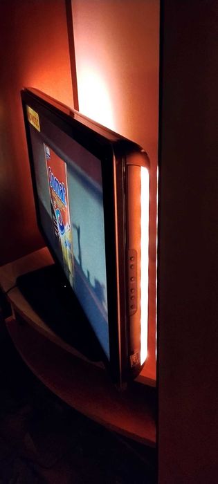 Telewizor TV Philips 32" FullHD 100Hz 2x Ambilight Spectra Lounge HDMI