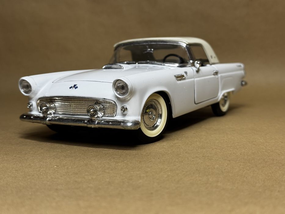 Ford Thunderbird  55t модель 1:18